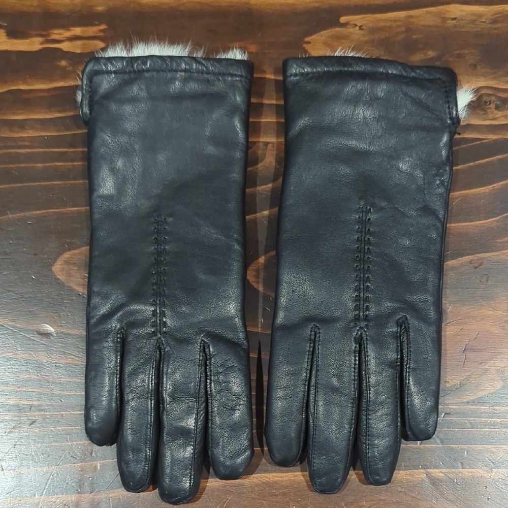 Vintage Mint Condition Luxurious Black Leather Gloves with Fur Trim